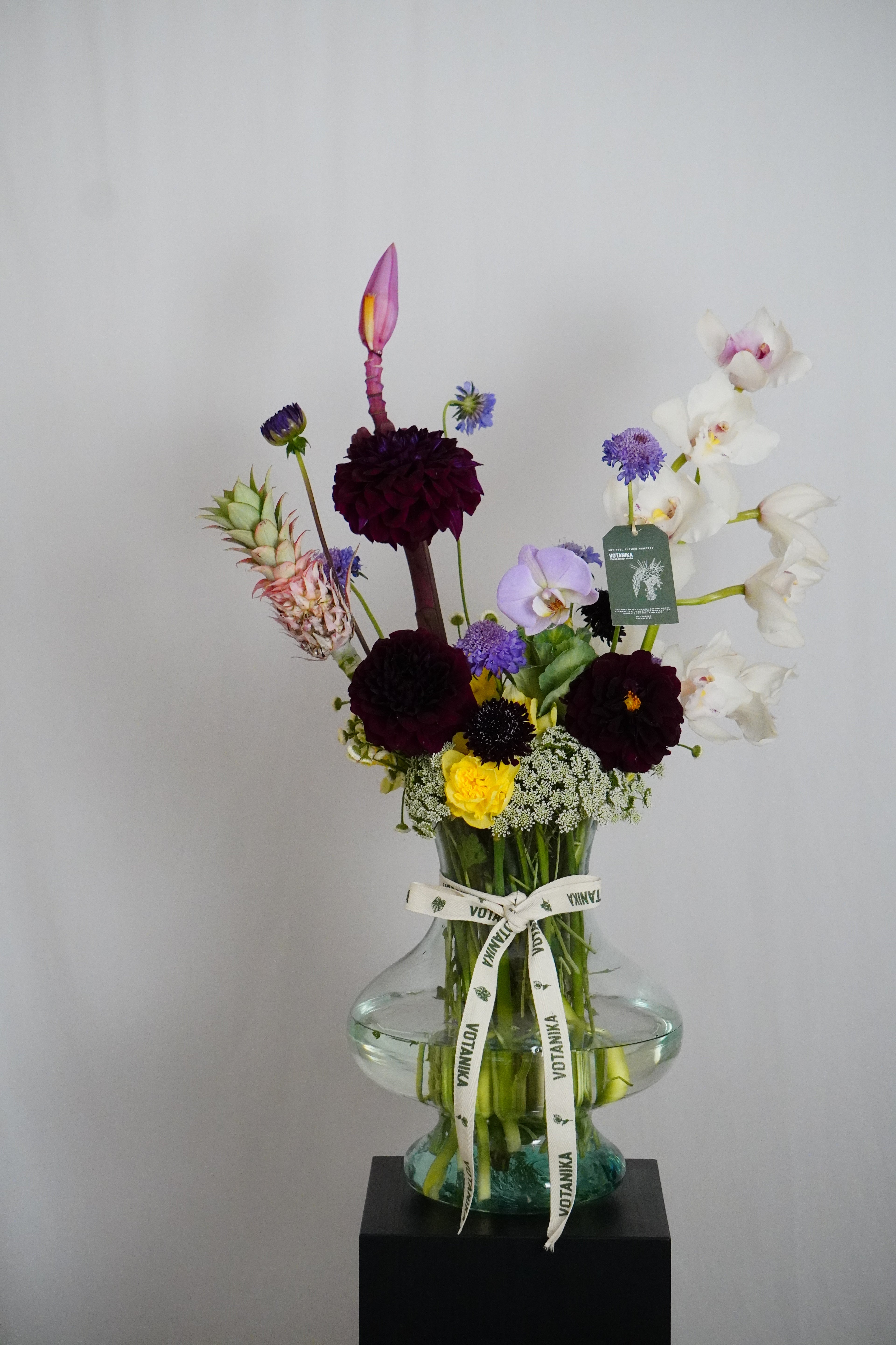 Medium floral piece